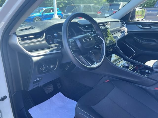 2022 Jeep Grand Cherokee Laredo 4x4