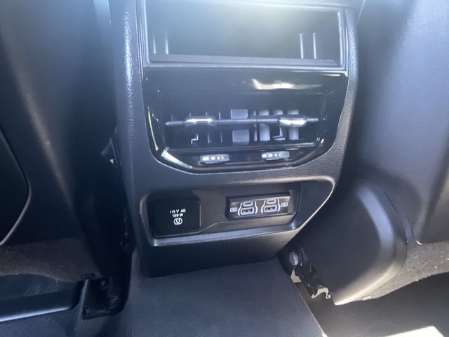 2022 Jeep Grand Cherokee Laredo 4x4