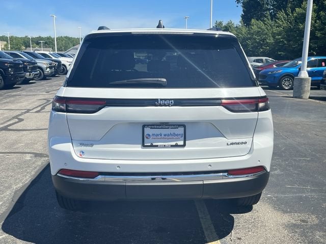 2022 Jeep Grand Cherokee Laredo 4x4