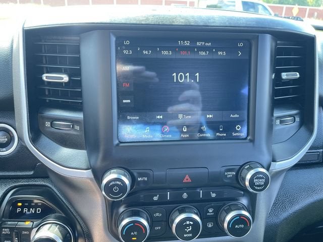 2020 RAM 1500 Big Horn Crew Cab 4x4 5'7" Box