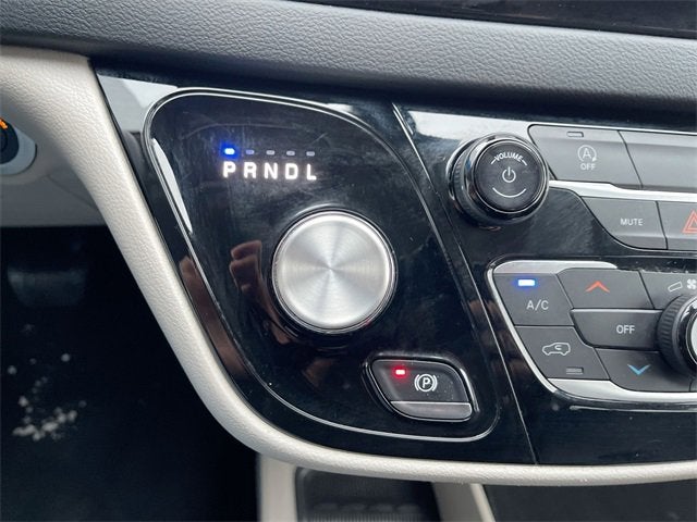 2020 Chrysler Voyager LXI