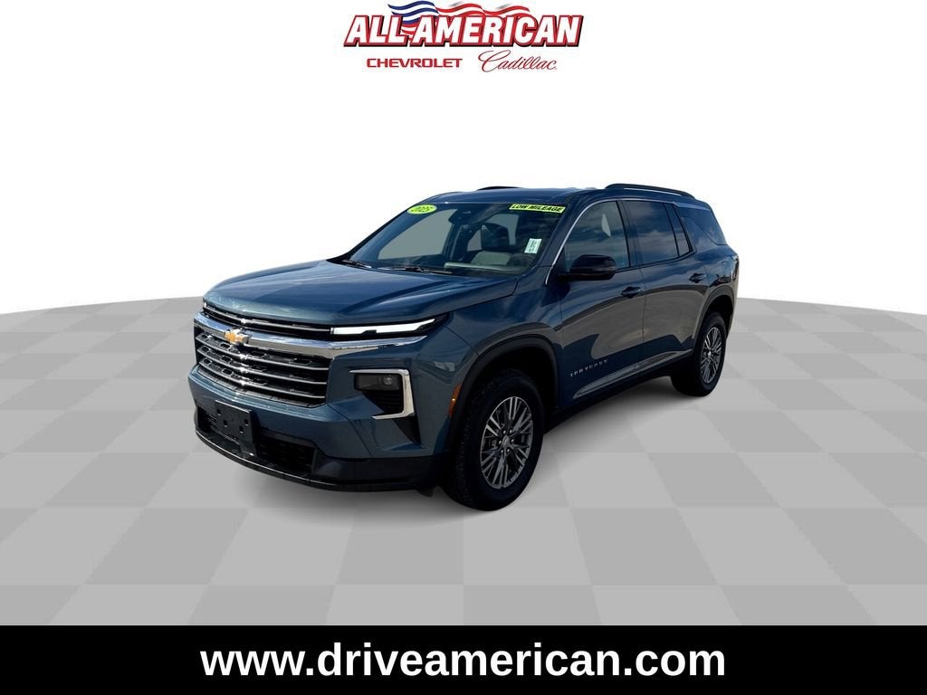 2025 Chevrolet Traverse LT