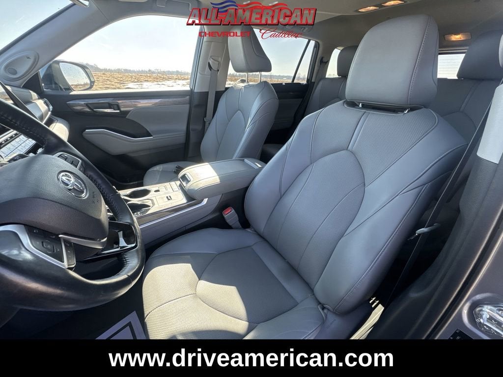 2022 Toyota Highlander Hybrid Limited