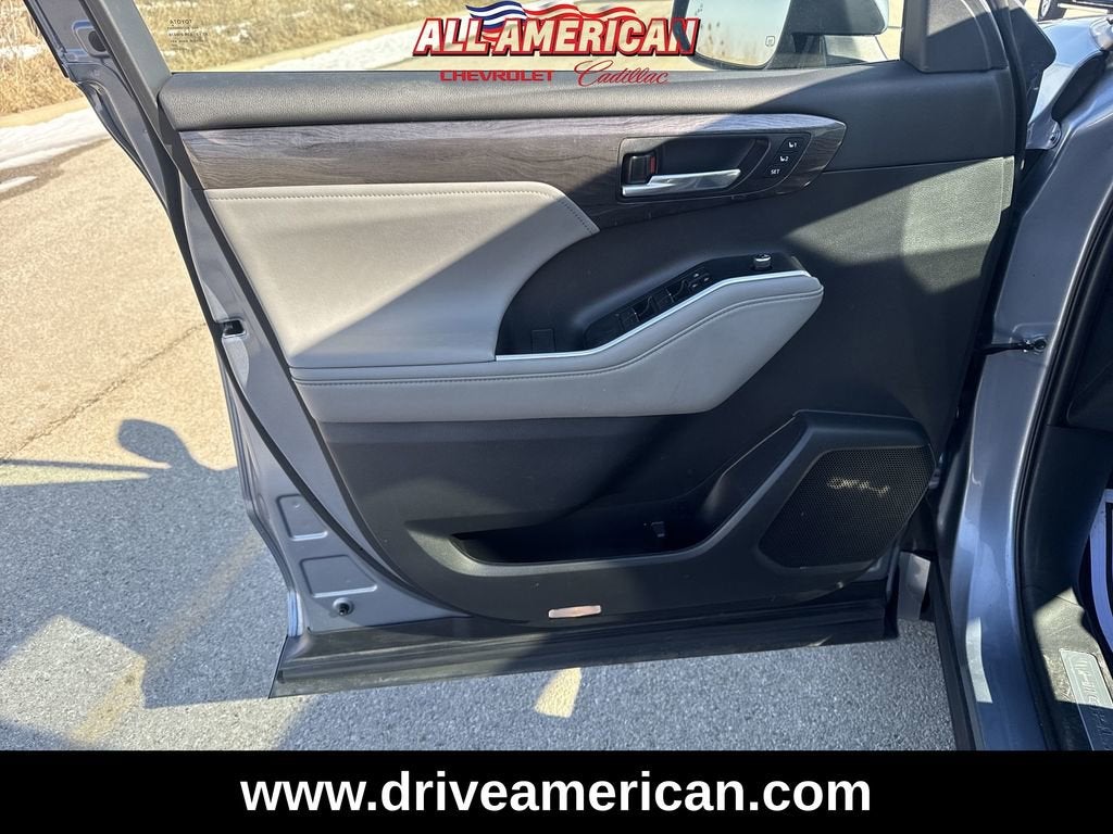 2022 Toyota Highlander Hybrid Limited