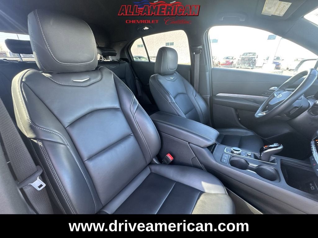 2025 Cadillac XT4 Premium Luxury