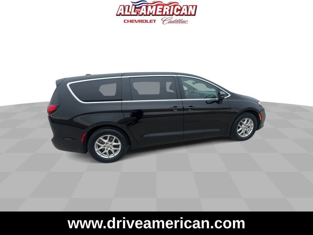 2025 Chrysler Pacifica Select