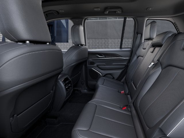 2027 Jeep Grand Cherokee GRAND CHEROKEE LIMITED RESERVE 4X4