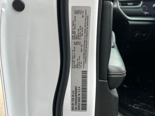 2023 Jeep Grand Cherokee L Laredo 4x4