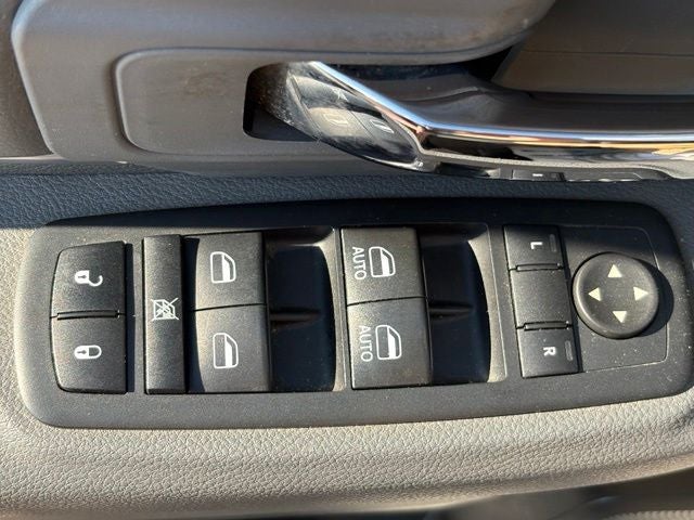 2017 RAM 1500 SLT