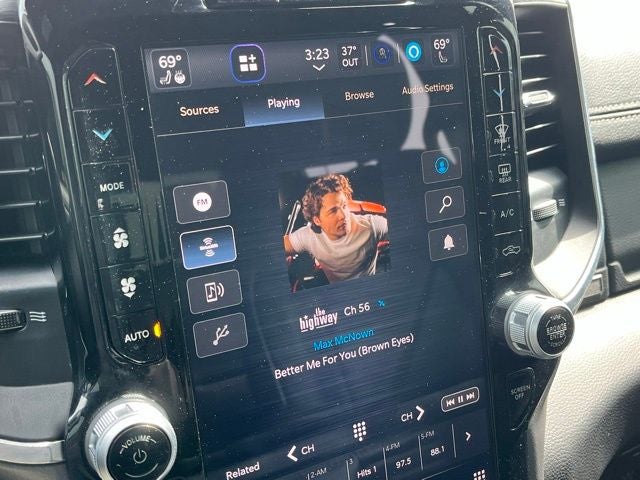 2023 RAM 1500 Laramie Crew Cab 4x4 5'7' Box