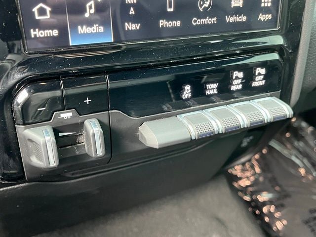 2023 RAM 1500 Laramie Crew Cab 4x4 5'7' Box