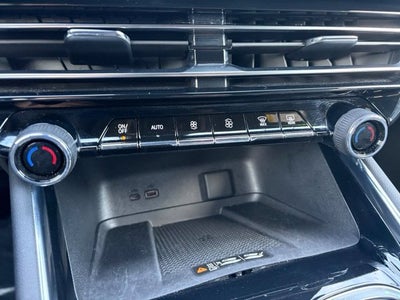 2025 Chevrolet Traverse AWD LT