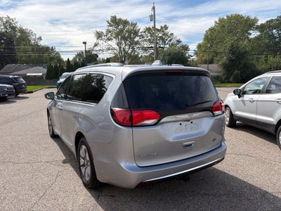 2018 Chrysler Pacifica Hybrid Limited