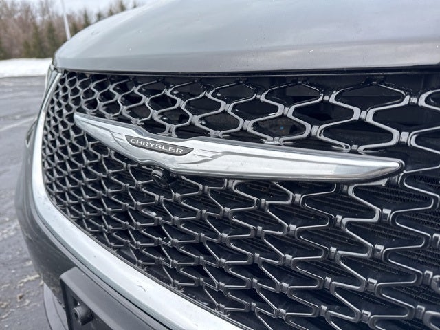 2024 Chrysler Pacifica Hybrid Select