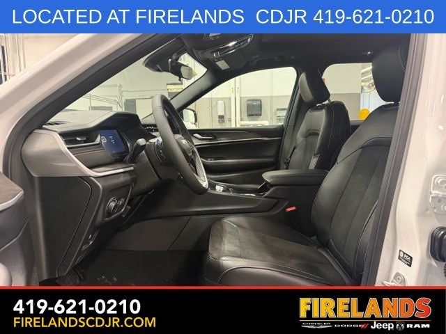 2026 Jeep Grand Cherokee Laredo Altitude