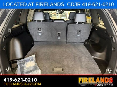2026 Jeep Grand Cherokee Laredo