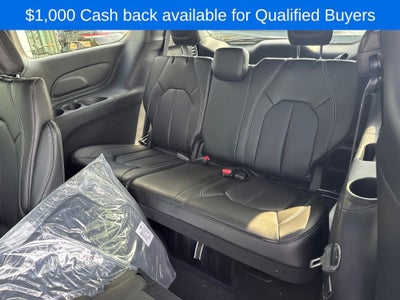 2027 Chrysler Pacifica Select