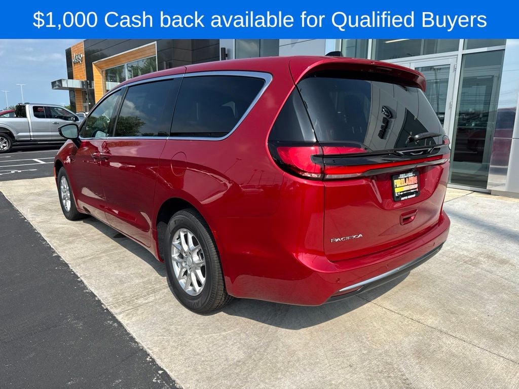 2027 Chrysler Pacifica Select