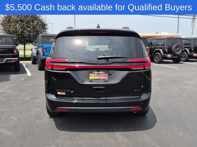 2026 Chrysler Pacifica Select