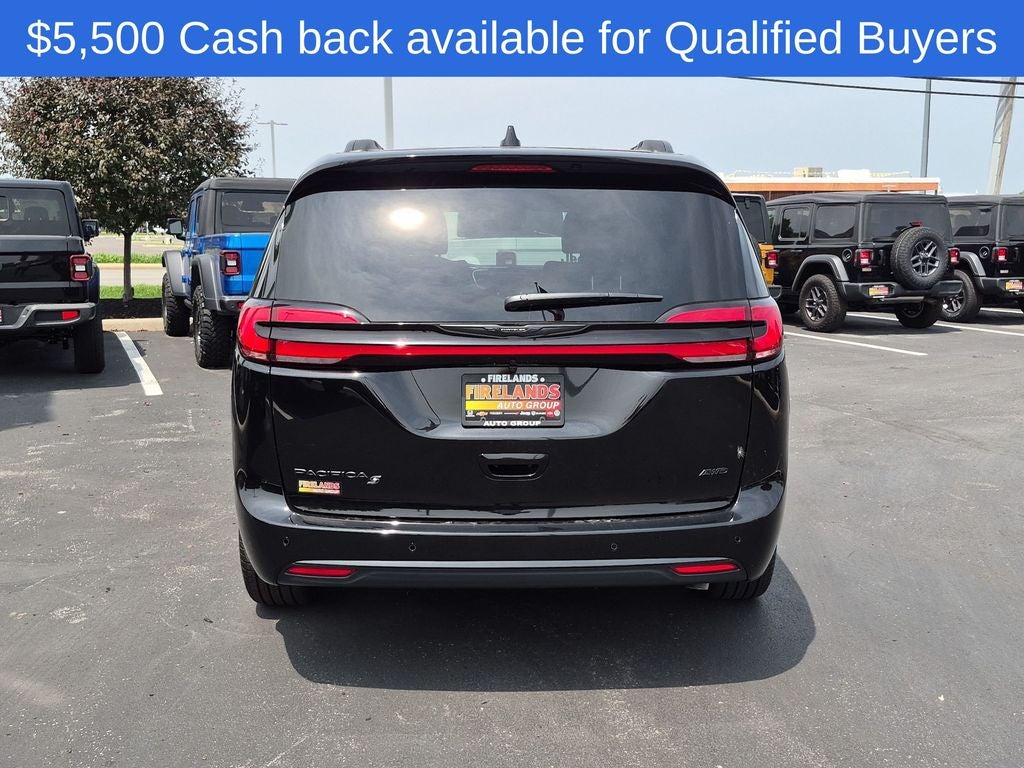 2026 Chrysler Pacifica Select