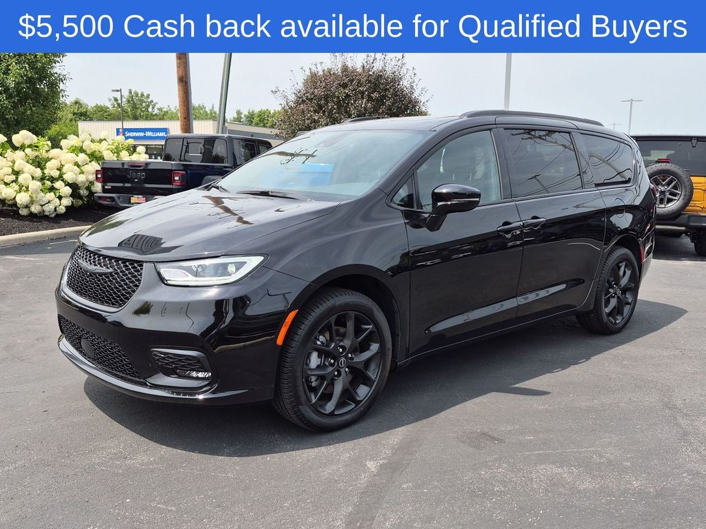 2026 Chrysler Pacifica Select