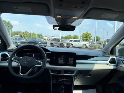 2025 Volkswagen Taos 1.5T SE