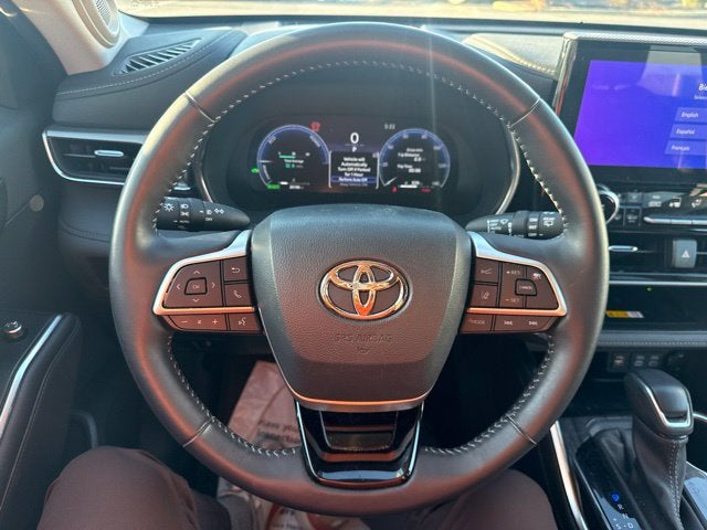 2025 Toyota Highlander Hybrid Platinum