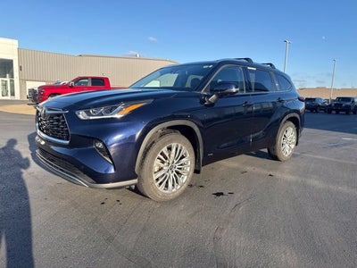 2025 Toyota Highlander Hybrid Platinum