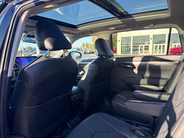 2025 Toyota Highlander Hybrid Platinum