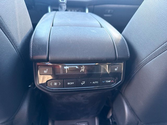 2025 Toyota Highlander Hybrid Platinum