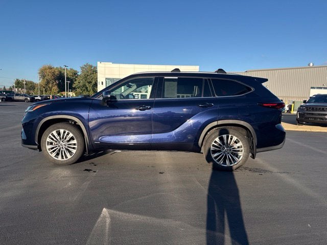 2025 Toyota Highlander Hybrid Platinum
