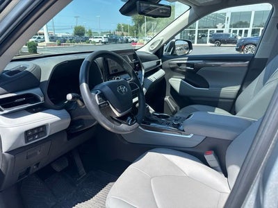 2025 Toyota Highlander Platinum