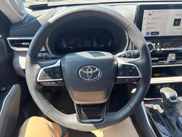2025 Toyota Highlander Platinum