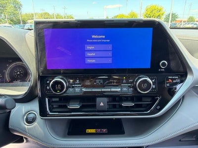 2025 Toyota Highlander Platinum