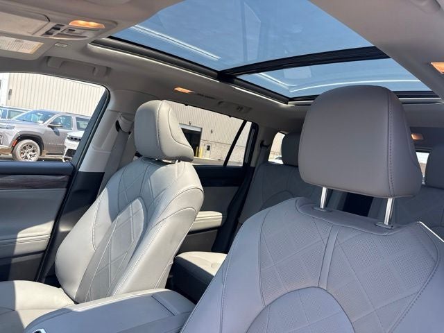 2025 Toyota Highlander Platinum