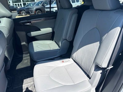 2025 Toyota Highlander Platinum