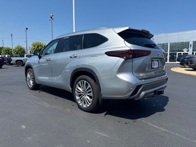 2025 Toyota Highlander Platinum