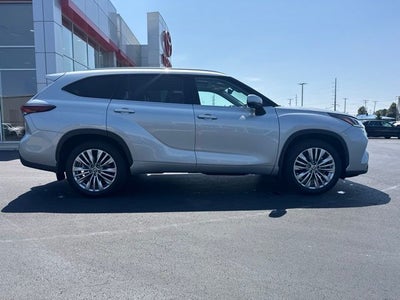 2025 Toyota Highlander Platinum