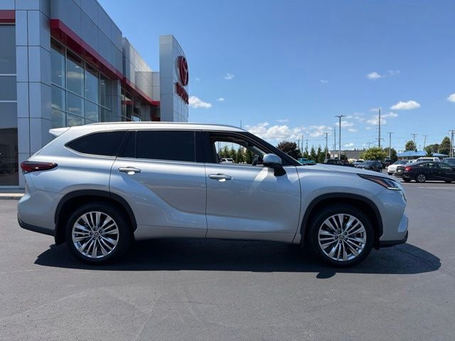 2025 Toyota Highlander Platinum