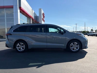 2023 Toyota Sienna XSE 7 Passenger