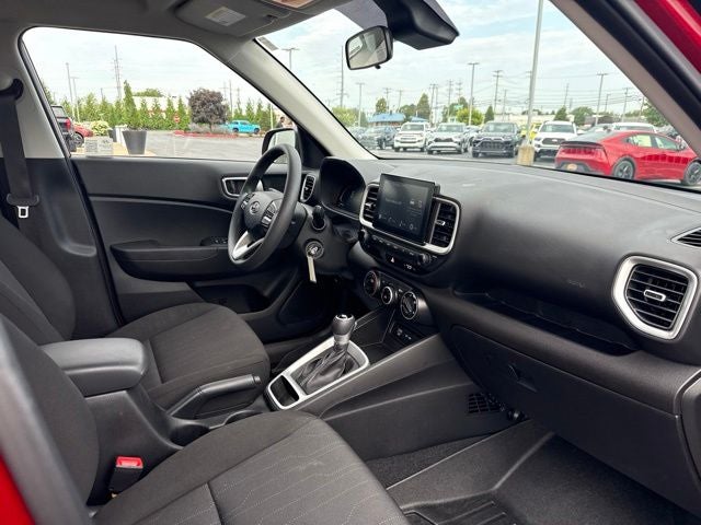 2025 Hyundai Venue SE