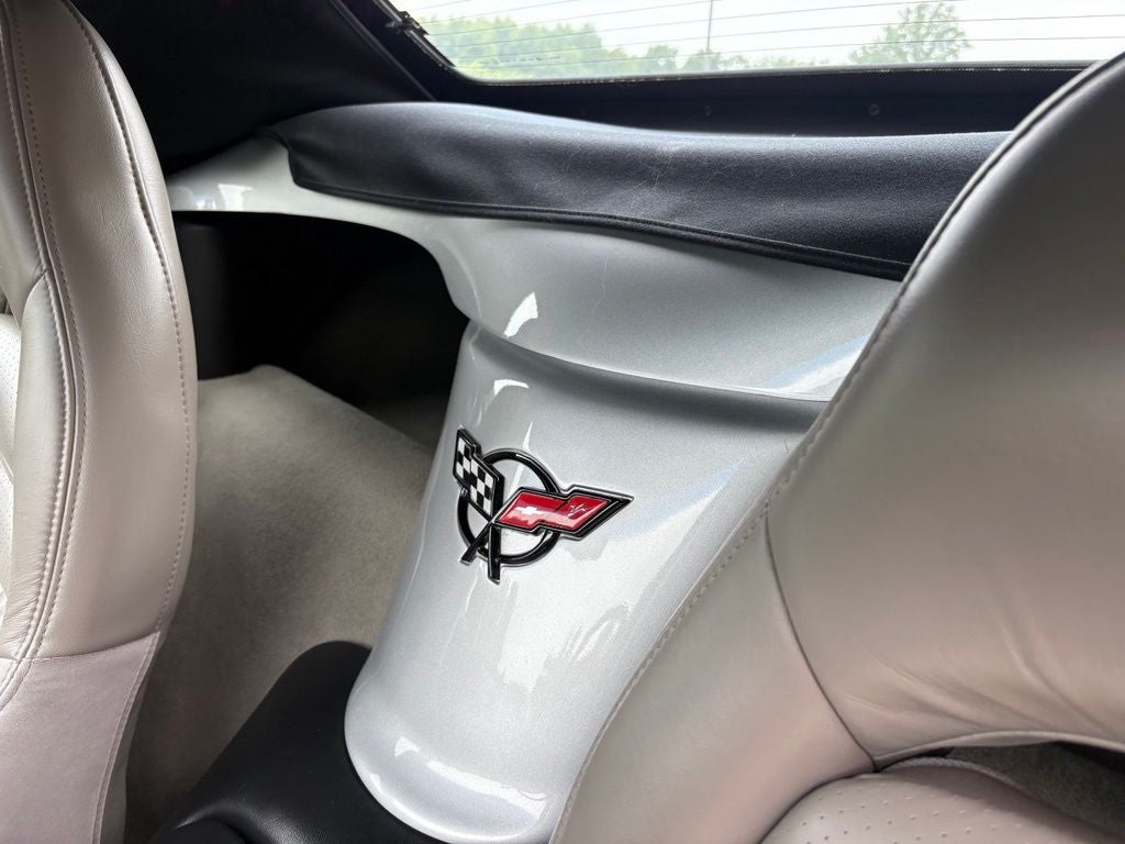 2001 Chevrolet Corvette Base