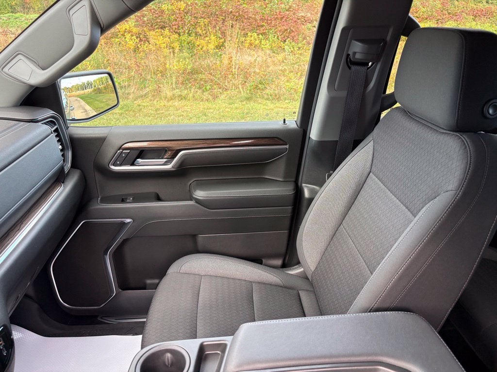 2025 Chevrolet Silverado 1500 LT LT1