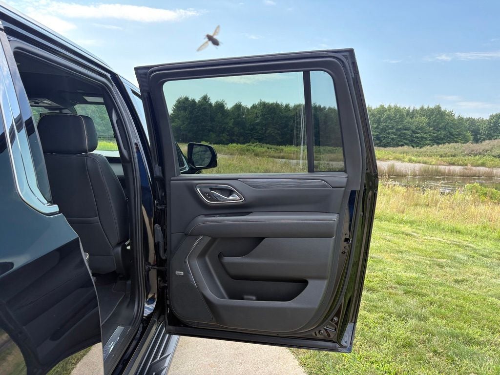 2023 GMC Yukon XL SLT