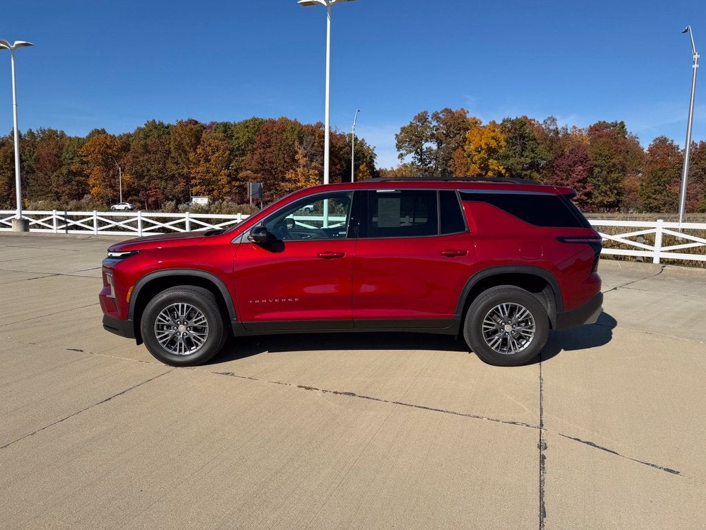2024 Chevrolet Traverse LT