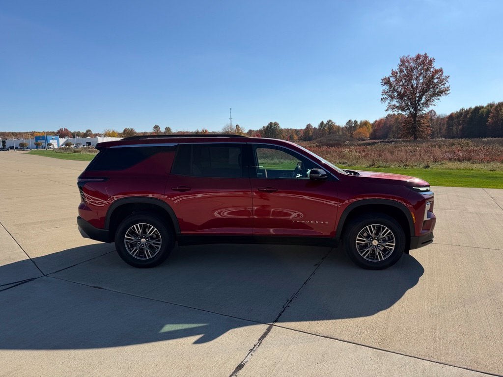2024 Chevrolet Traverse LT