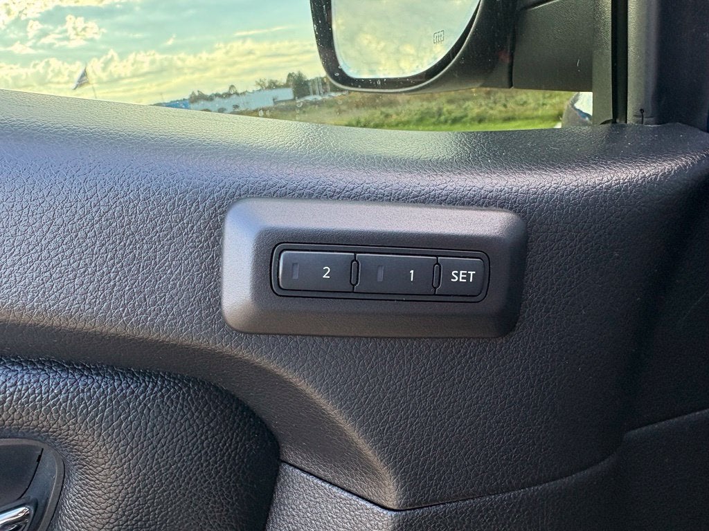 2017 Nissan Titan SL