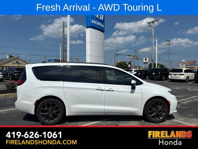 2023 Chrysler Pacifica Touring L