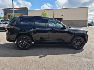 2027 Jeep Grand Cherokee Summit