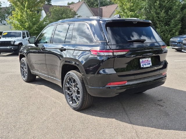 2027 Jeep Grand Cherokee Summit